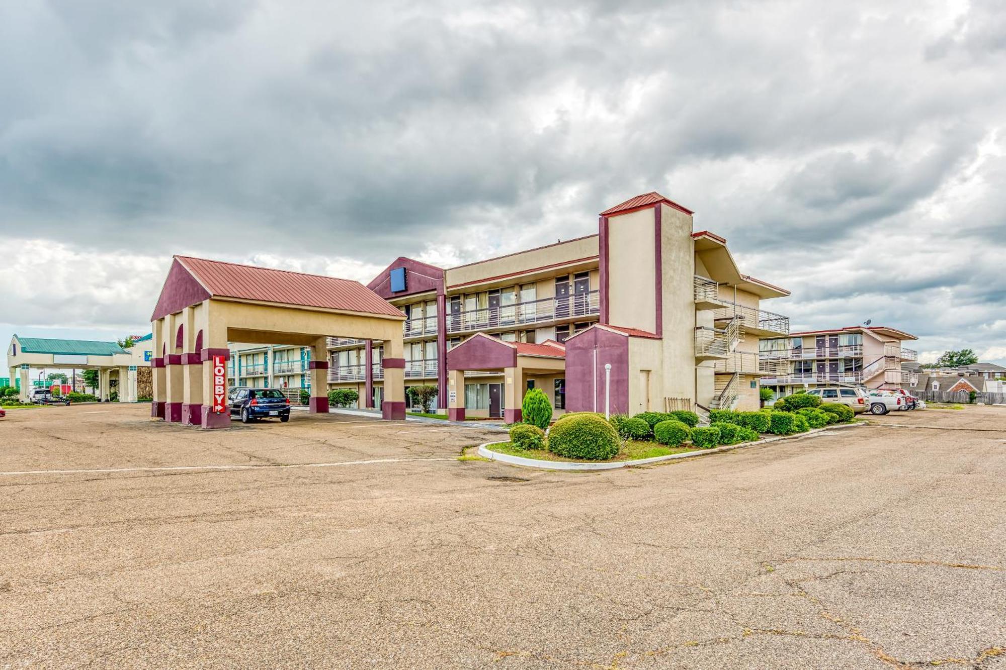 Oyo Hotel Jackson North I-55 Exterior photo