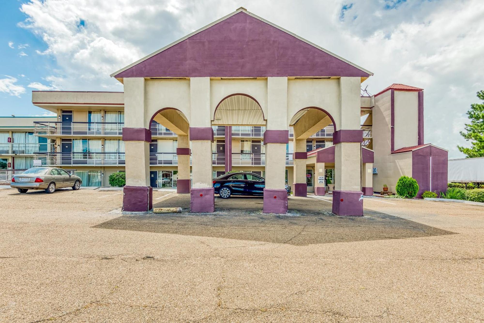 Oyo Hotel Jackson North I-55 Exterior photo