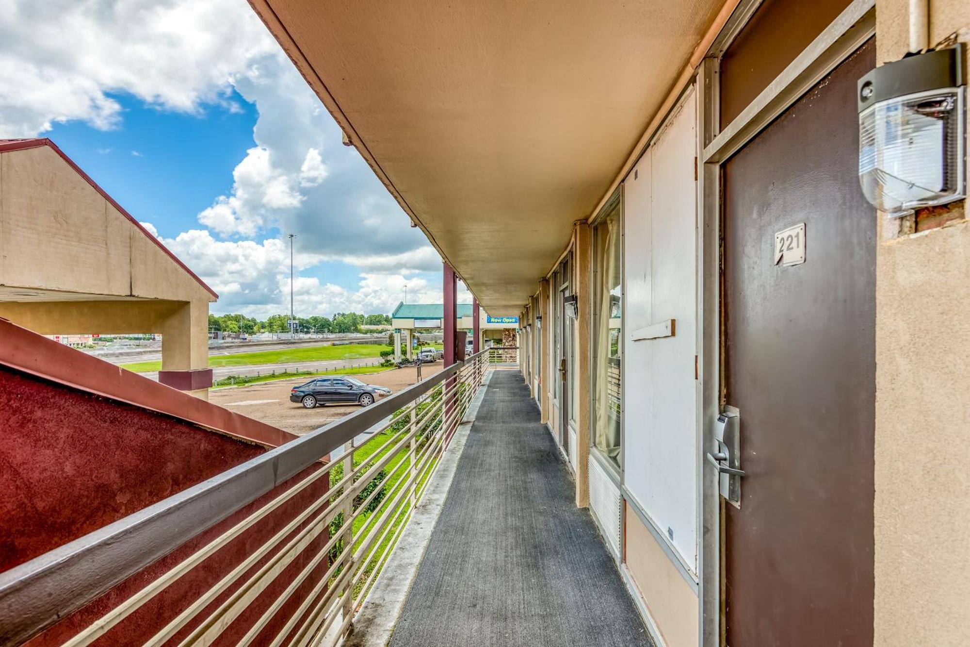 Oyo Hotel Jackson North I-55 Exterior photo